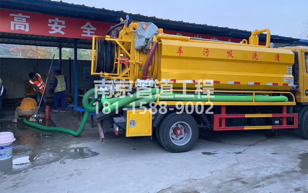 267靖安家园中建工地抽粪