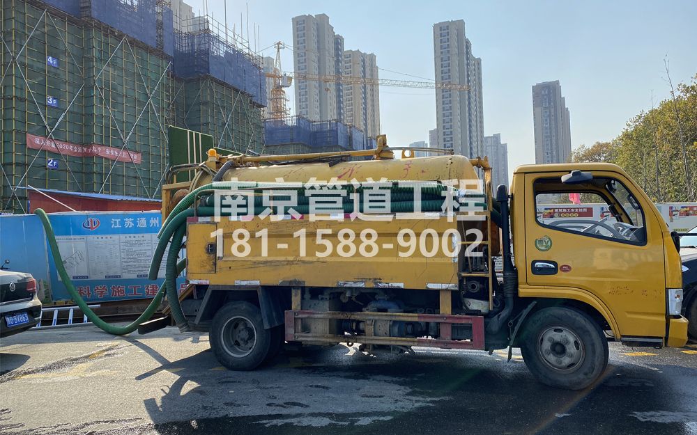 265靖安家园建筑工地抽粪