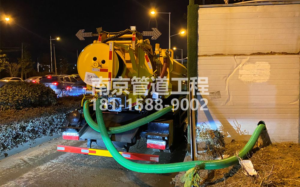 266靖安家园临时工地抽粪